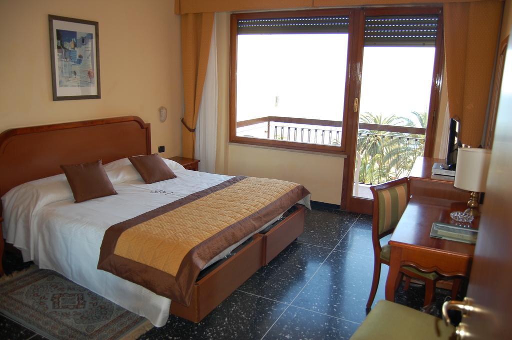 Grand Hotel Moroni Finale Ligure Camera foto