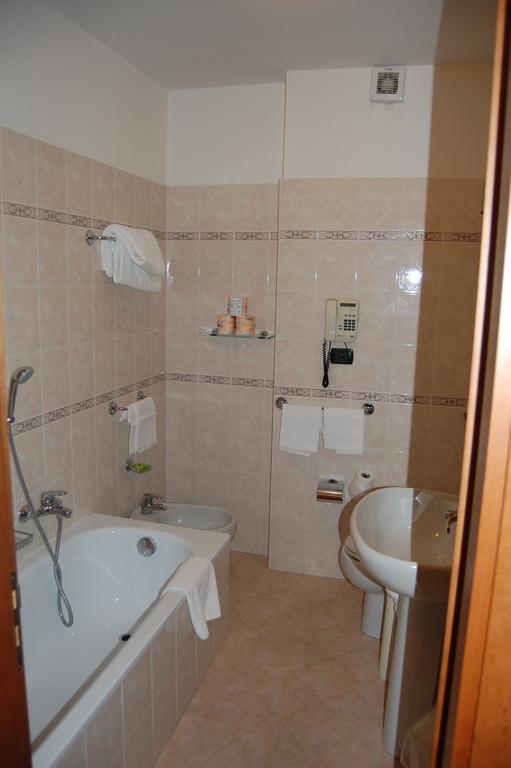 Grand Hotel Moroni Finale Ligure Camera foto