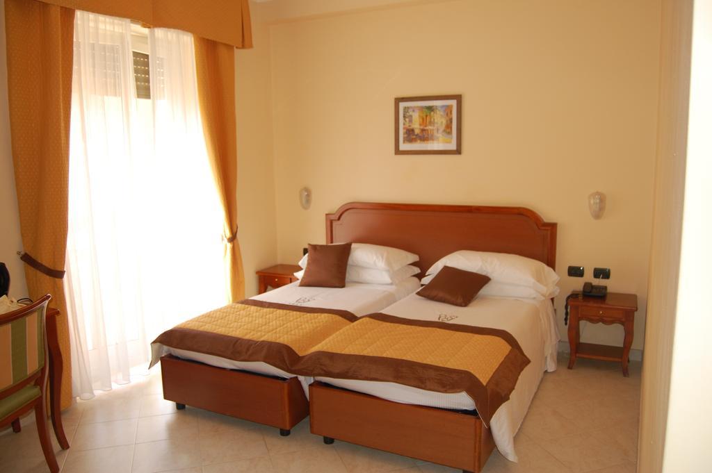 Grand Hotel Moroni Finale Ligure Camera foto