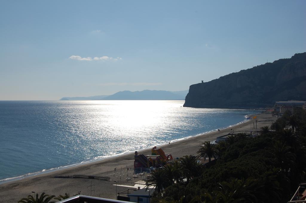 Grand Hotel Moroni Finale Ligure Camera foto