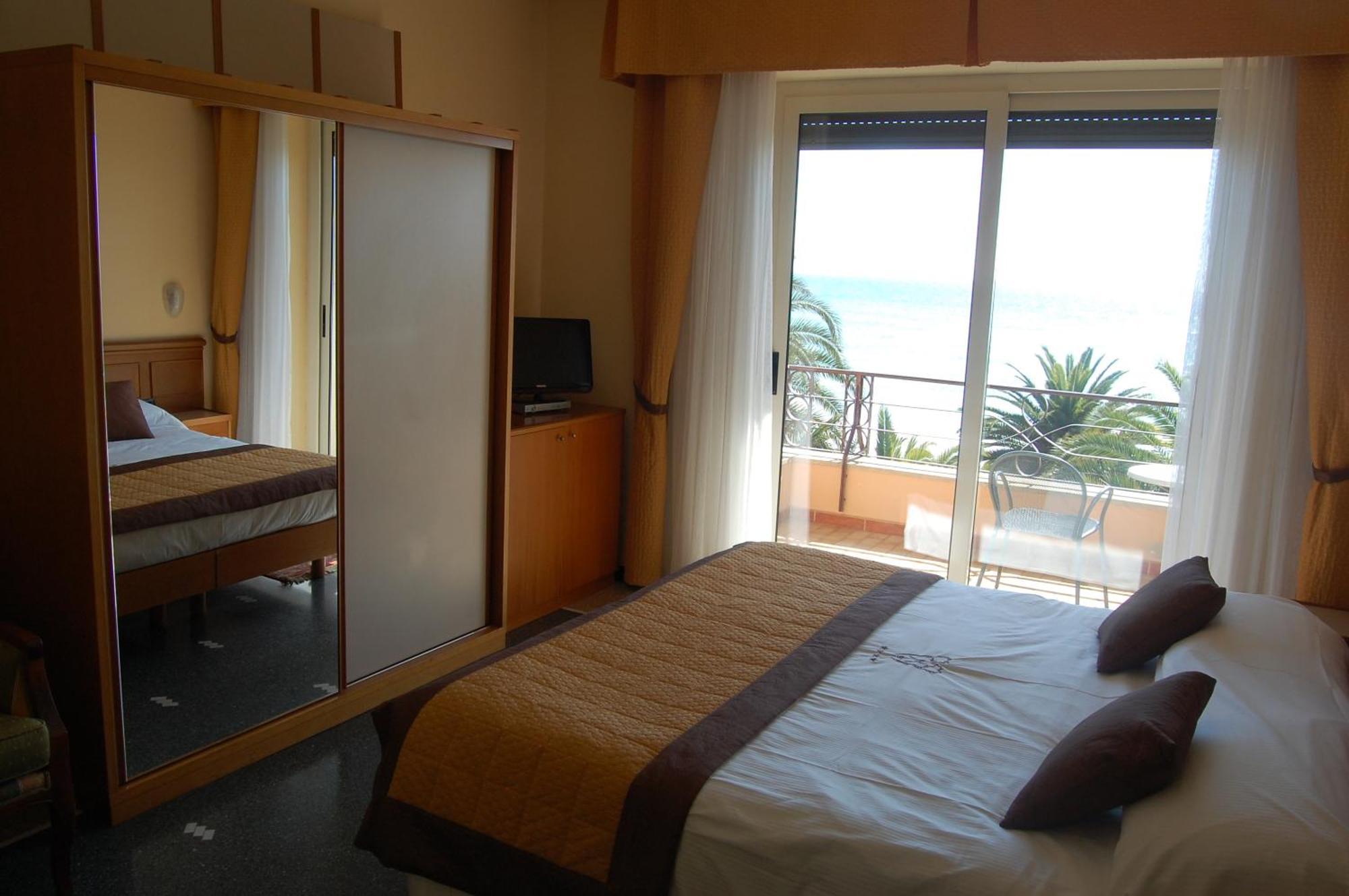 Grand Hotel Moroni Finale Ligure Esterno foto